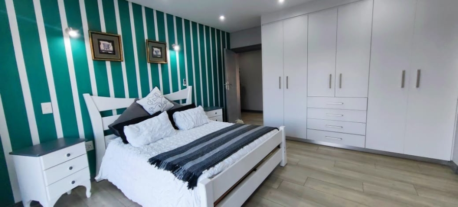 4 Bedroom Property for Sale in Tuscany Ridge North West